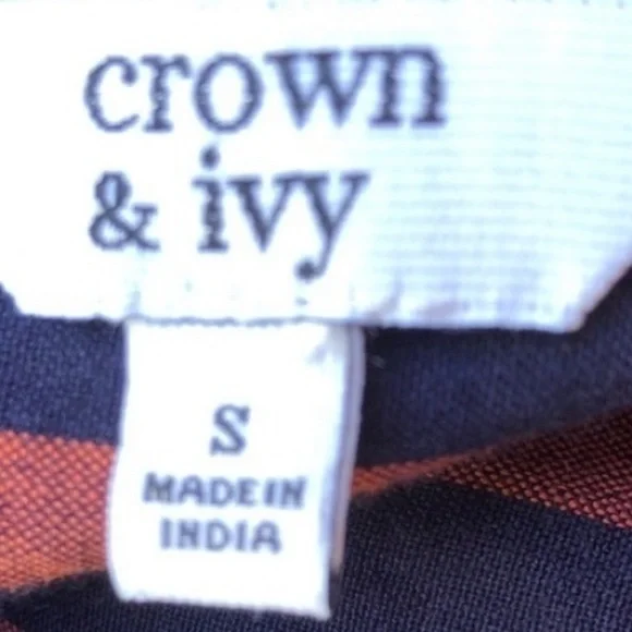 Crown and Ivy Long Sleeve Pullover Top Size Small - Picture 6 of 6